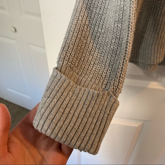 American Eagle Gray Sweater - Picture 3 of 5